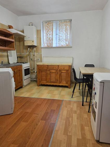 Garsonieră decomandată, mobilată în Copou