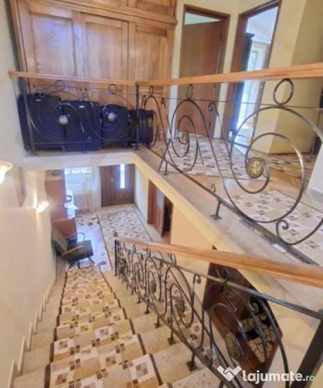 Casă cu 4 camere cu Teren 271 Mp în Central