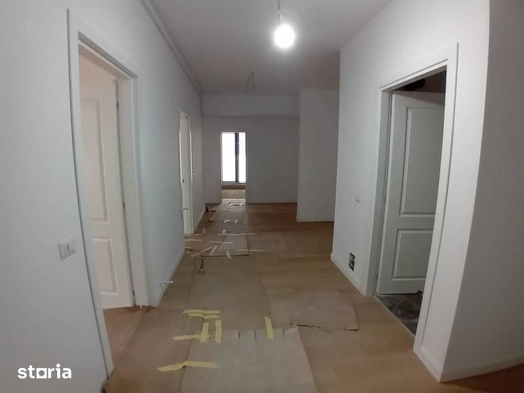 Apartament cu 4 camere decomandat în Herăstrău