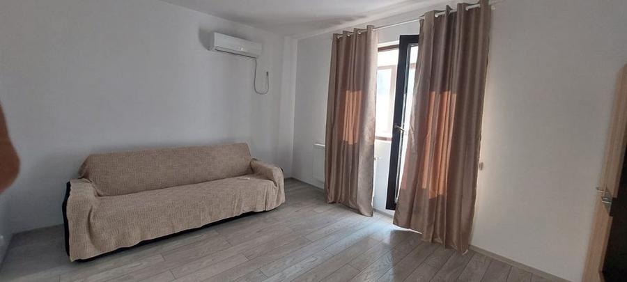 Apartament cu 2 camere decomandat în Roșu