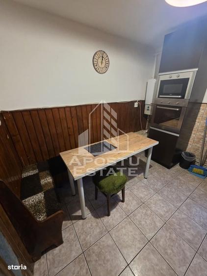 Apartament cu 4 camere în Dâmbovița