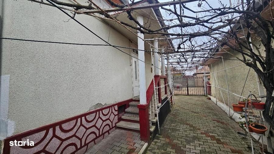 Casă cu 3 camere în Central