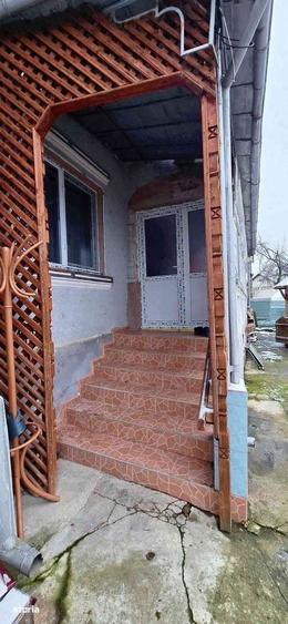 Casă cu 4 camere cu Teren 551 Mp în Orlești