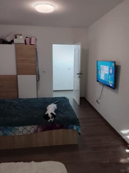 Apartament cu 3 camere semidecomandat în Pajura