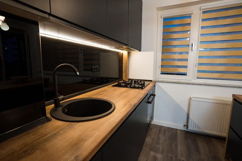 Apartament cu 2 camere semidecomandat, mobilat în Central