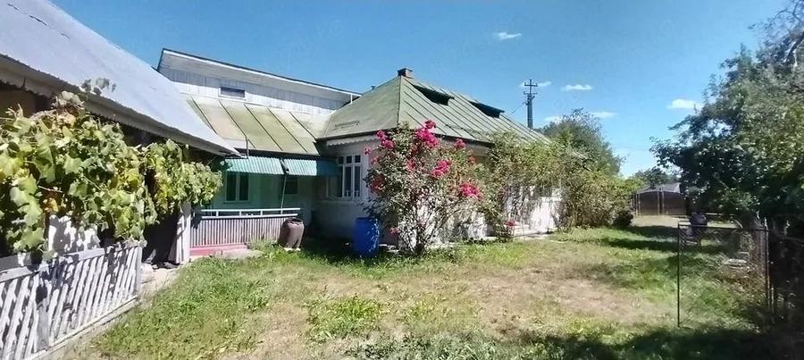 Casă cu 2 camere cu Teren 4796 Mp în Bodești