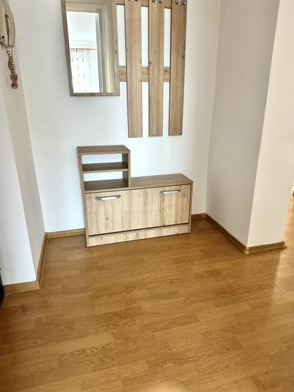 Apartament cu 3 camere decomandat, mobilat în Cetate