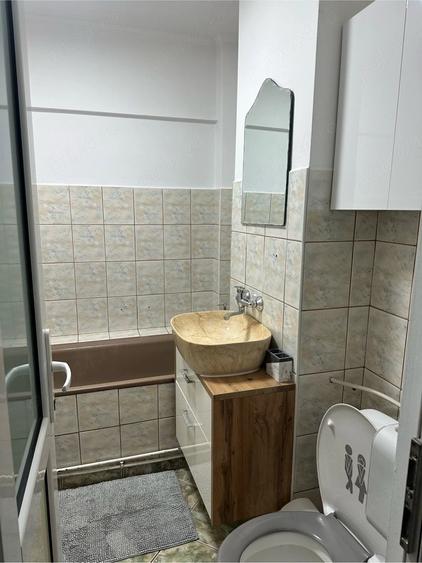 Apartament cu 2 camere decomandat în Soarelui
