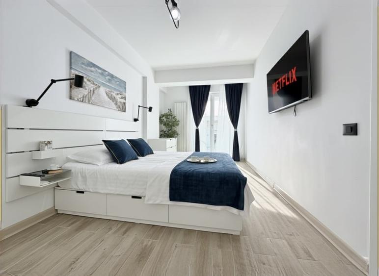 Apartament cu 2 camere semidecomandat, mobilat în Mamaia