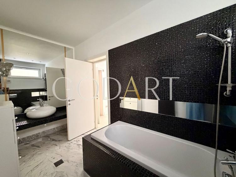 Apartament cu 5 camere semidecomandat, mobilat în Șoseaua Nordului