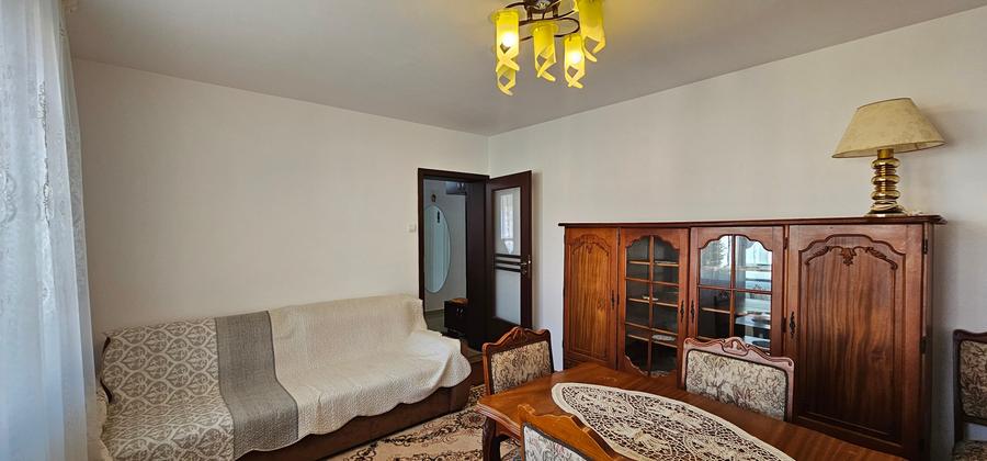 Inchiriez apartament de 2 camere,decomandate situat in zona Cedonia,la etajul 3 - 6