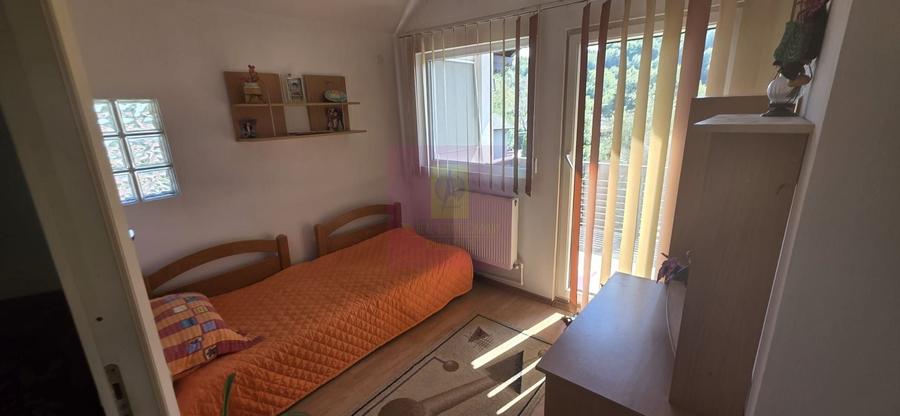 Casă individuală cu 5 camere cu Canalizare în Mislea