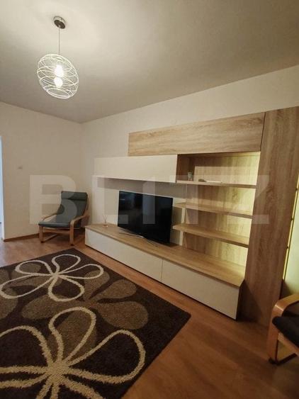 Apartament cu 3 camere decomandat, mobilat în Central