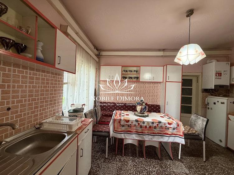 Casă cu 4 camere cu Teren 398 Mp în Central