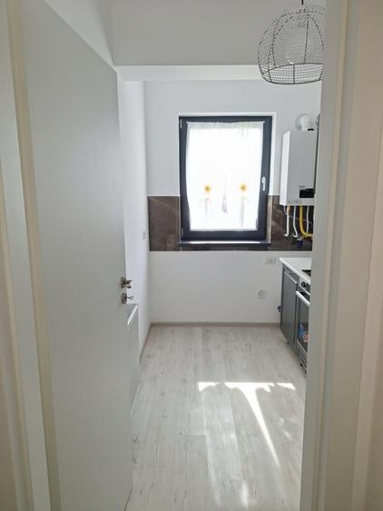 Garsonieră decomandată în Est