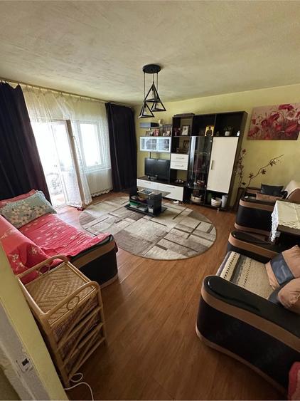 Apartament cu 3 camere decomandat în 5 Călărasi