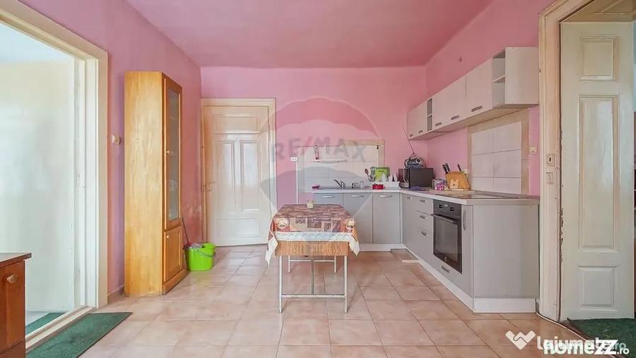 Casă cu 5 camere cu Teren 5417 Mp în Prejmer