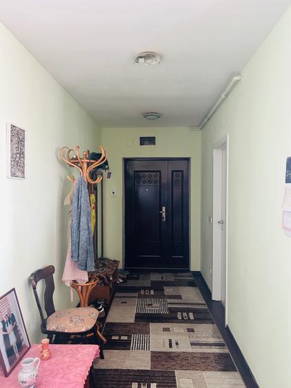Apartament cu 3 camere decomandat în Mureșel