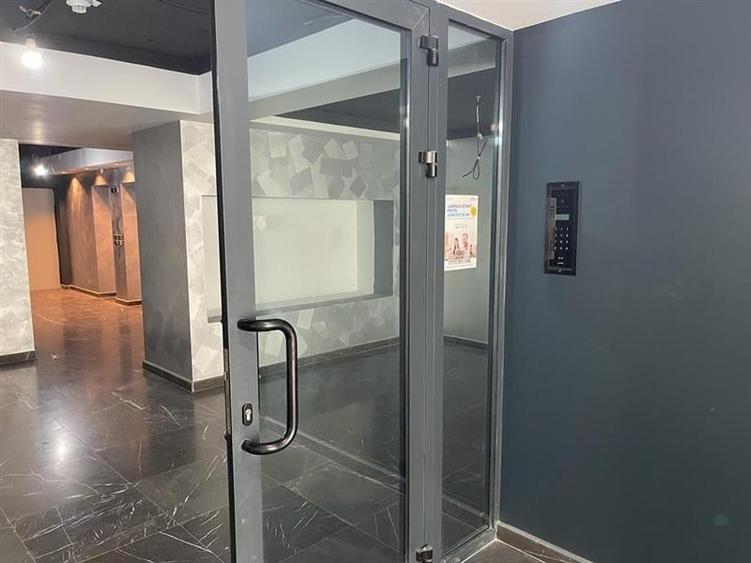 Apartament cu 3 camere decomandat în Rahova