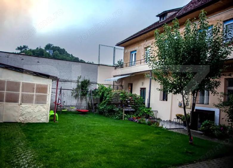 Apartament cu 2 camere decomandat în Schei