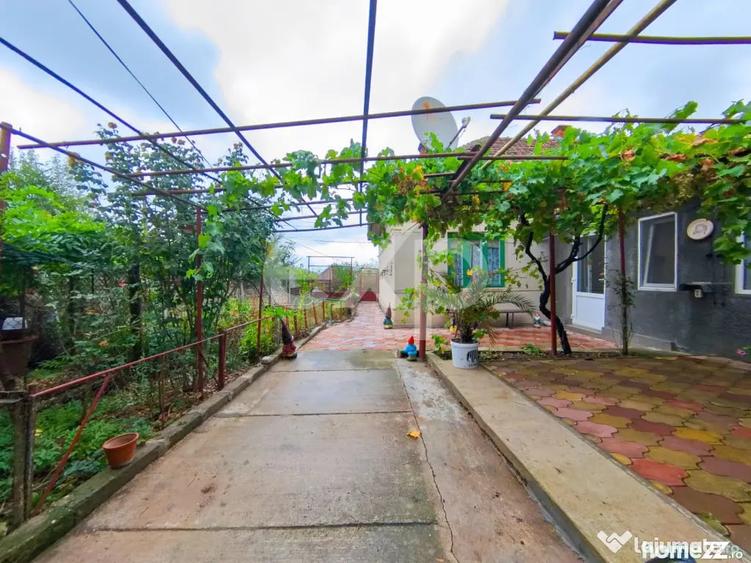 Casă cu 4 camere cu Teren 95 Mp în Central