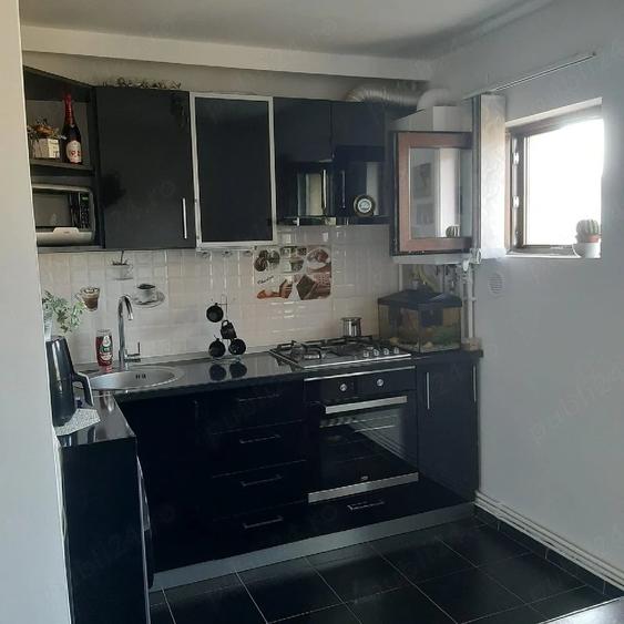 Apartament cu 2 camere decomandat în Micro 9