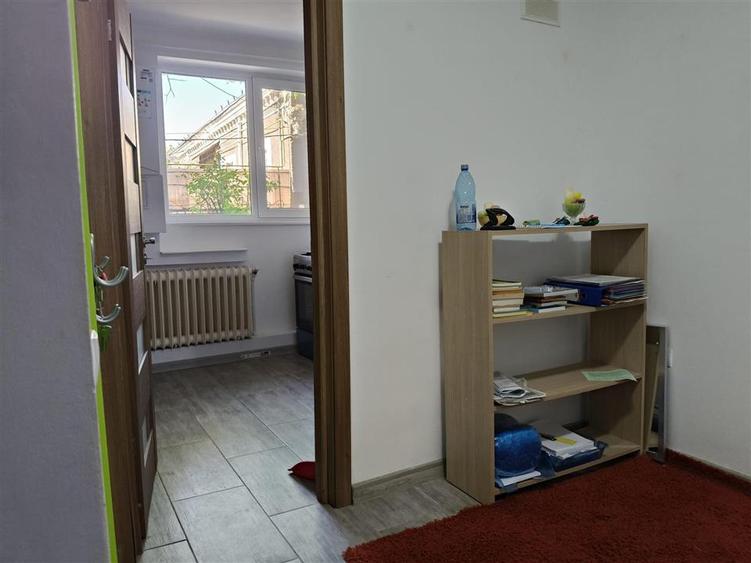 Apartament cu 2 camere semidecomandat în Școlilor