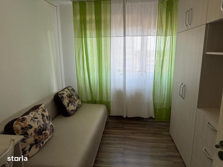 Apartament cu 3 camere decomandat în Micro 4