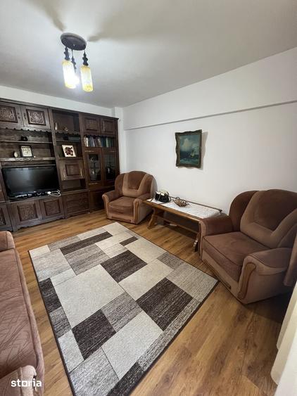 Apartament cu 2 camere decomandat în Calea București