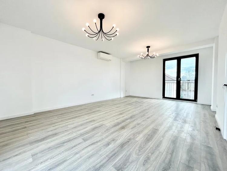 Duplex cu 4 camere cu Canalizare în Voluntari