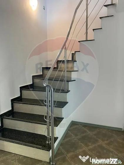 Casă cu 5 camere cu Teren 188 Mp în Vitan