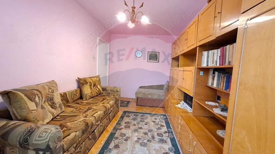 Apartament cu 2 camere decomandat în Central