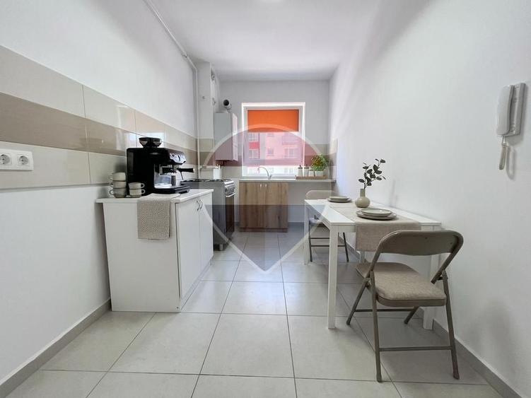 Apartament cu 3 camere decomandat, mobilat în Avantgarden