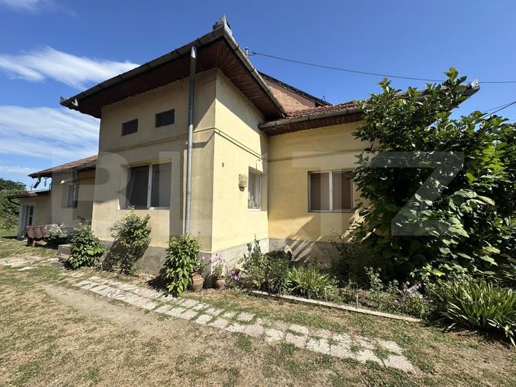 Casă individuală cu 3 camere cu Teren 1100 Mp în Periferie