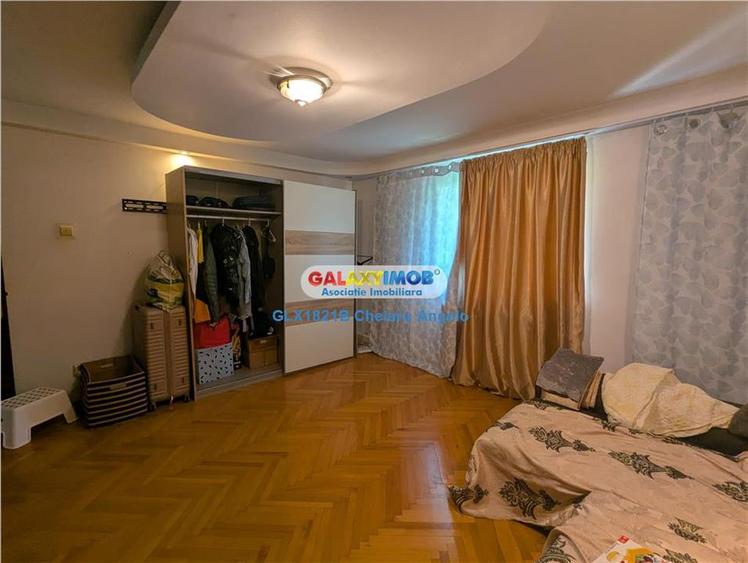 Casă cu 5 camere cu Garaj în Șoseaua Nordului