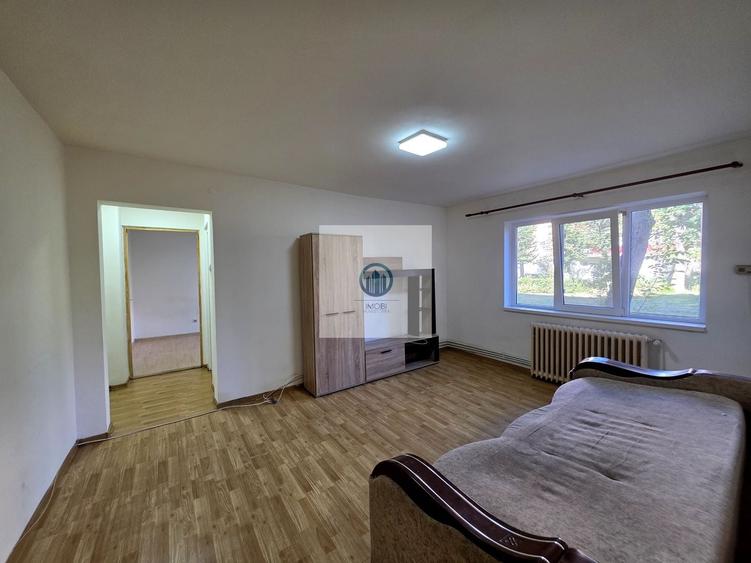 Apartament cu 2 camere semidecomandat în Gojdu