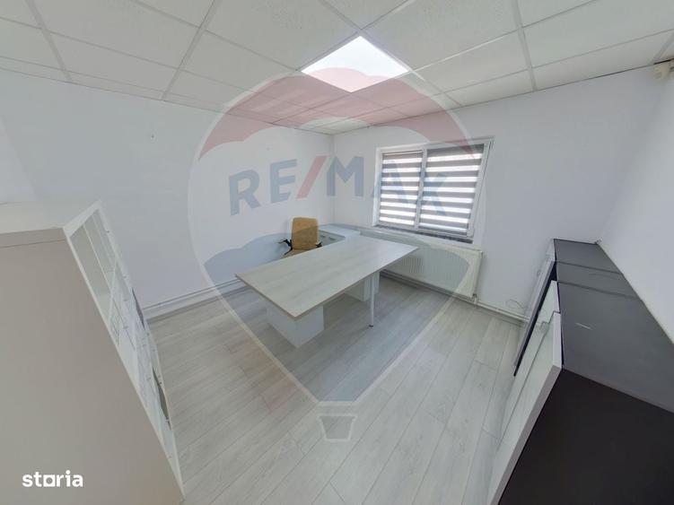 Spațiu comercial, de 64 mp, în Central