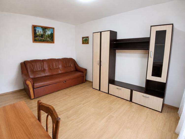 Apartament cu 2 camere decomandat, mobilat în Podul de Fier