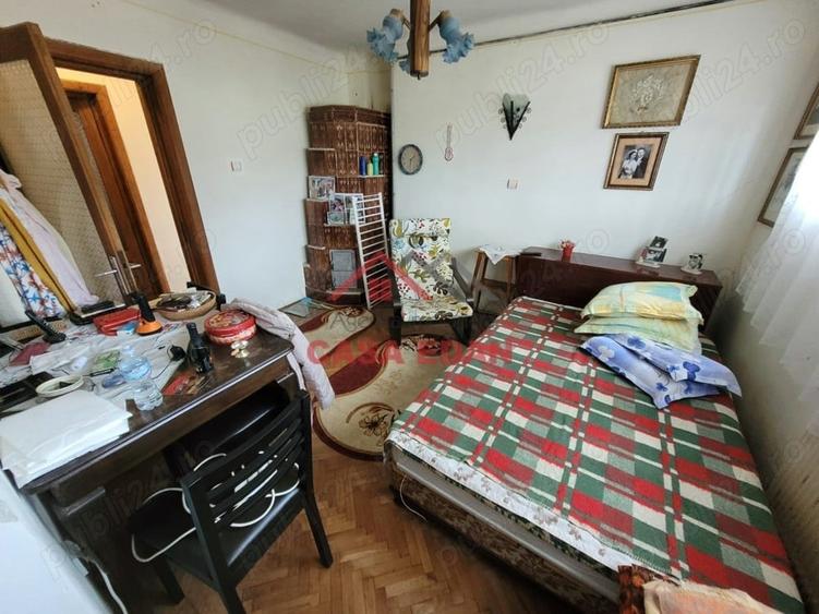 Casă cu 4 camere în Băicoi