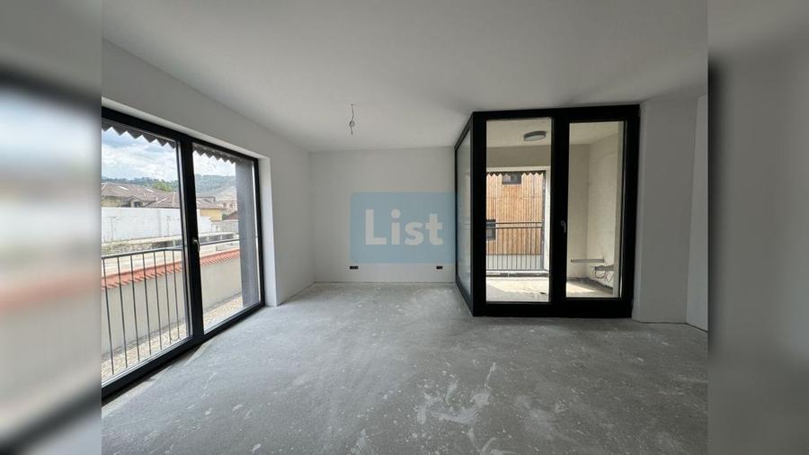 Apartament cu 3 camere decomandat în Brașovul Vechi