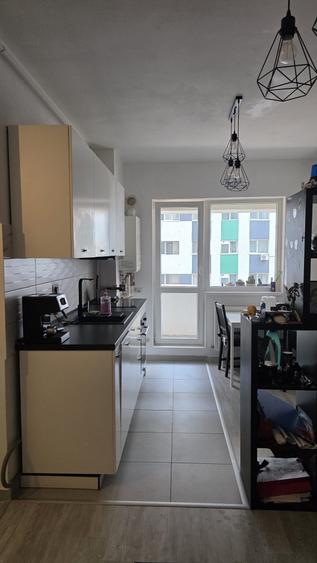 Apartament cu 2 camere decomandat în Roșu