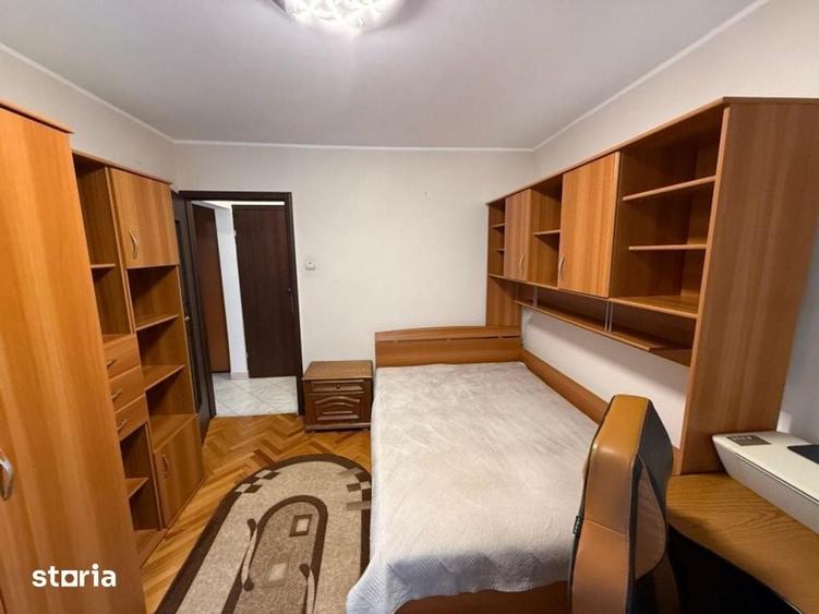 Apartament cu 3 camere decomandat în Rahova