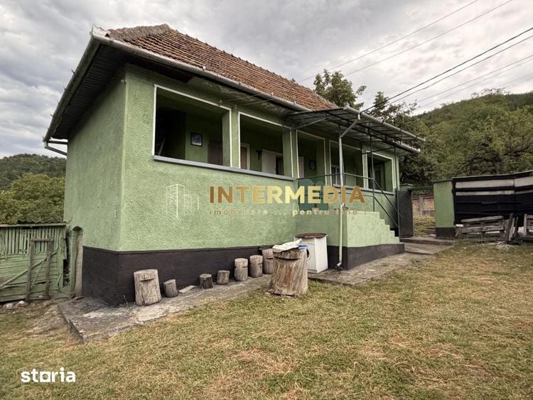 Casă cu 3 camere cu Teren 1375 Mp în Cricău