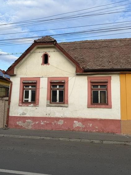 Casă cu 4 camere în Central