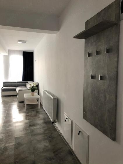 Apartament cu 3 camere decomandat în Exterior Vest