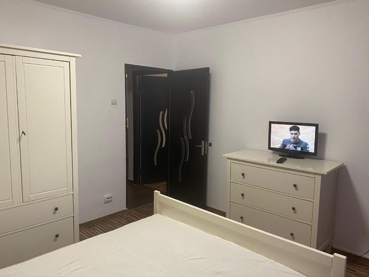 Apartament cu 2 camere decomandat, mobilat în Eroii Revoluției