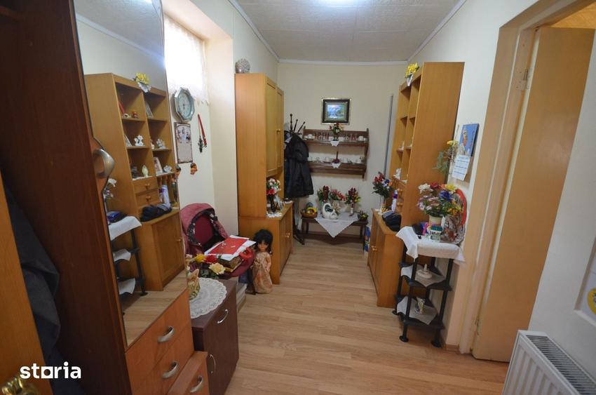 Casă cu 4 camere cu Teren 600 Mp în Andronache