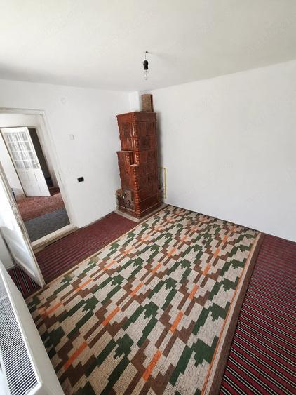 Casa ?i teren intravilan cu poten?ial rezidential- Dragasani-acces la doua strazi - 15