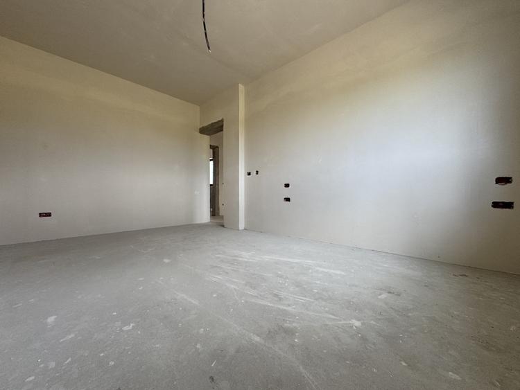 Duplex cu 4 camere cu Canalizare în Chișoda