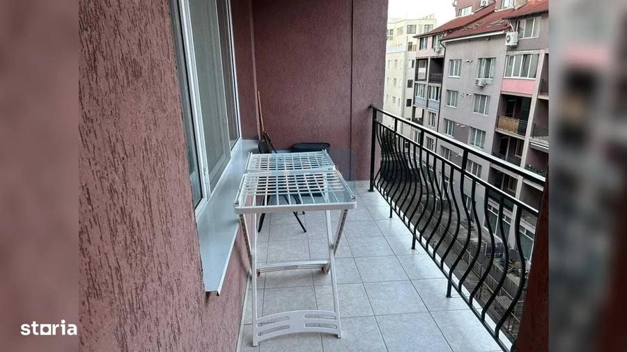 Garsonieră decomandată în Borhanci
